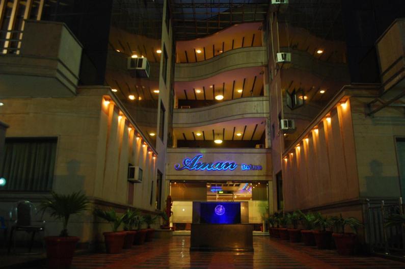 Hotel Aman Deluxe Nueva Delhi Exterior foto